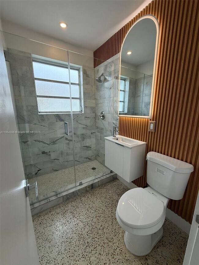 Building Photo - 2784 SW 31st Pl