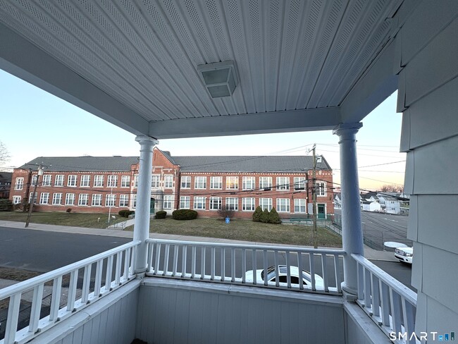 Building Photo - 171 Bassett St