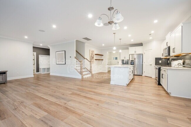 Building Photo - 19016 Yellow Birch Dr