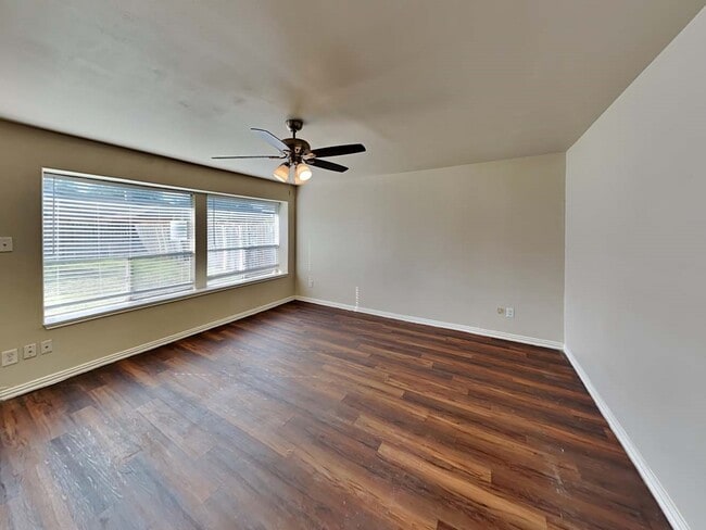 Building Photo - 7231 Pebblemill Ln