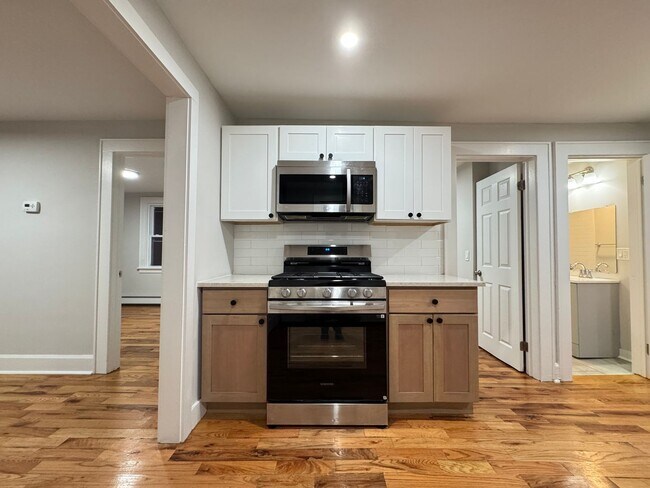 Building Photo - 145 Division St