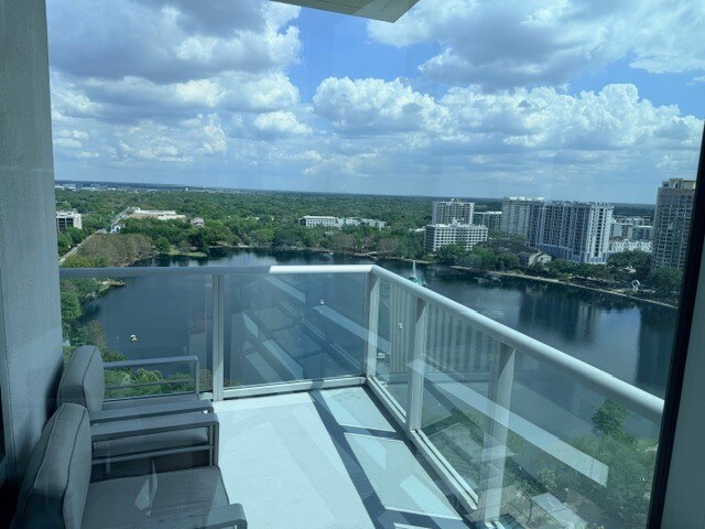 Building Photo - 150 E Robinson St