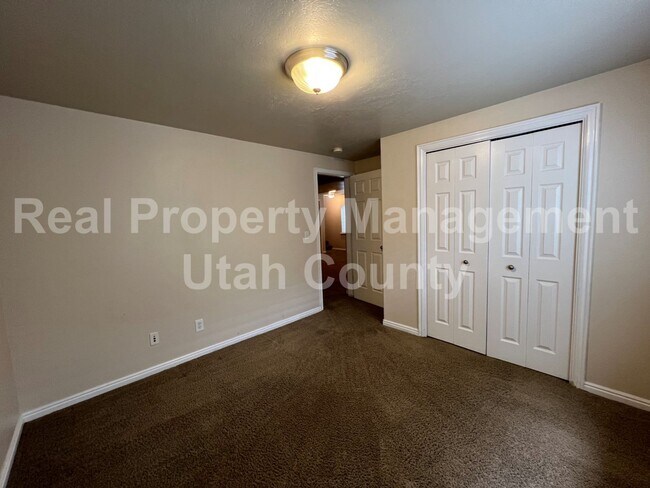 Building Photo - 3621 W Plymouth Rock Cv