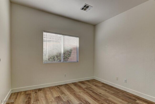 Building Photo - 885 Veranda View Ave