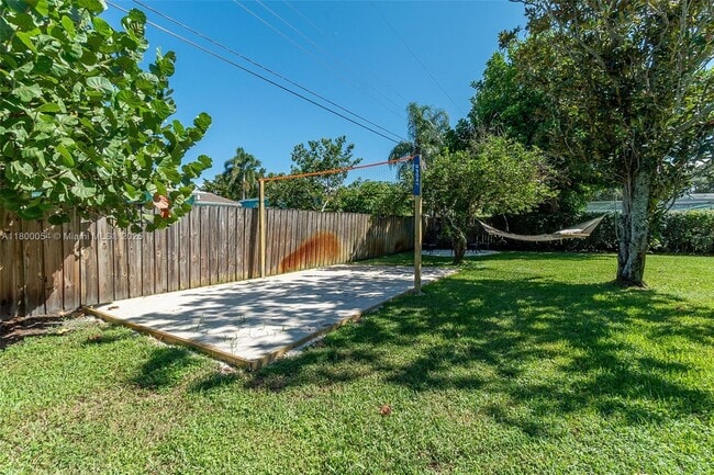 Building Photo - 712 Tradewind Dr
