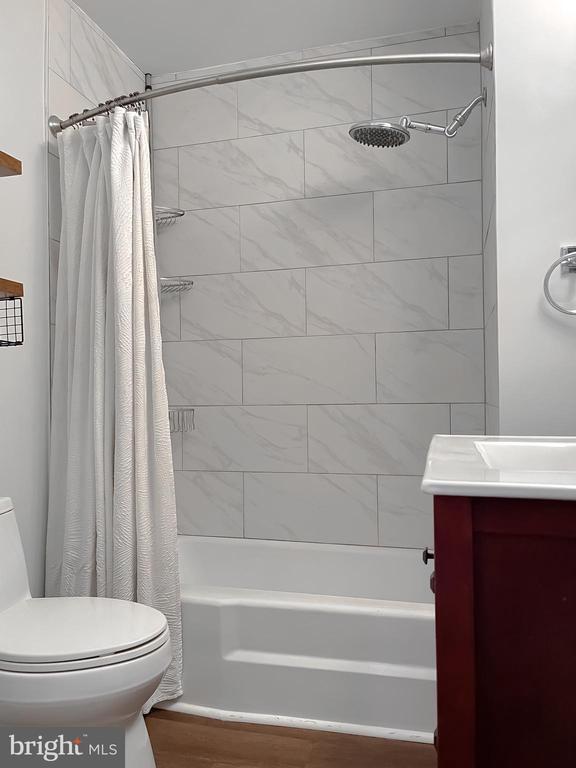 Building Photo - 18937 McKays Cove Ln