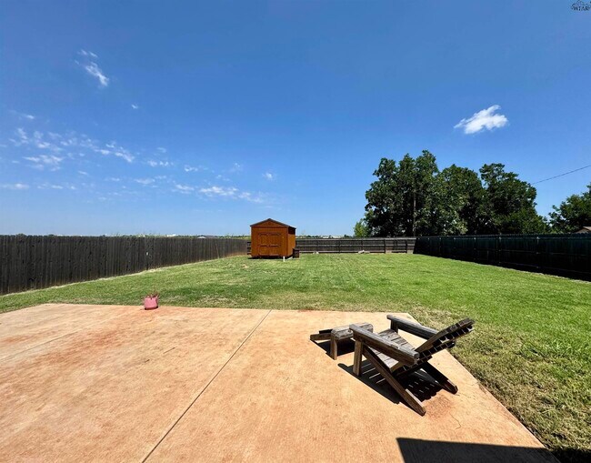 Building Photo - 3208 Northwest Dr