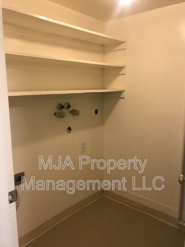 Building Photo - 655 S 1000 W