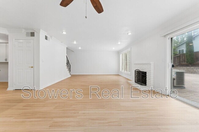 Building Photo - 2406 Talavera Dr