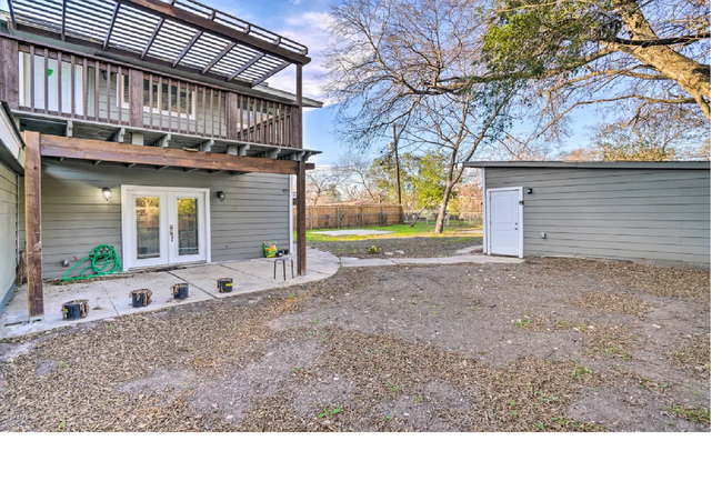 Patio - 127 Loy Dr