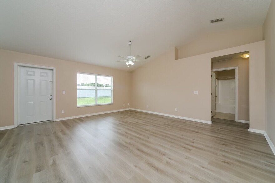 Building Photo - 2151 Antler Dr