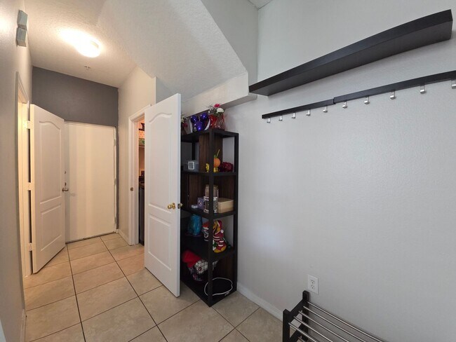 Building Photo - Three Bedroom Townhome at Carter Glen in Orlando