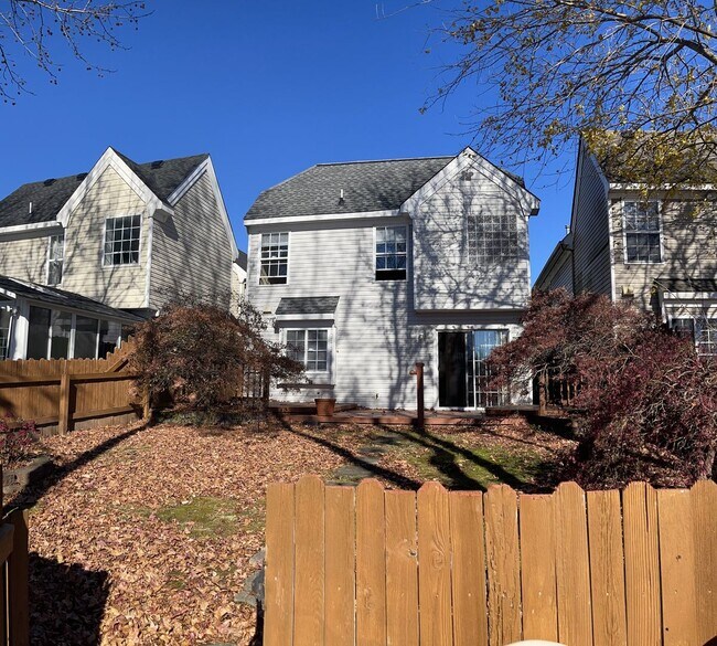 Building Photo - Lovely Lakefront Home in Virginia Beach