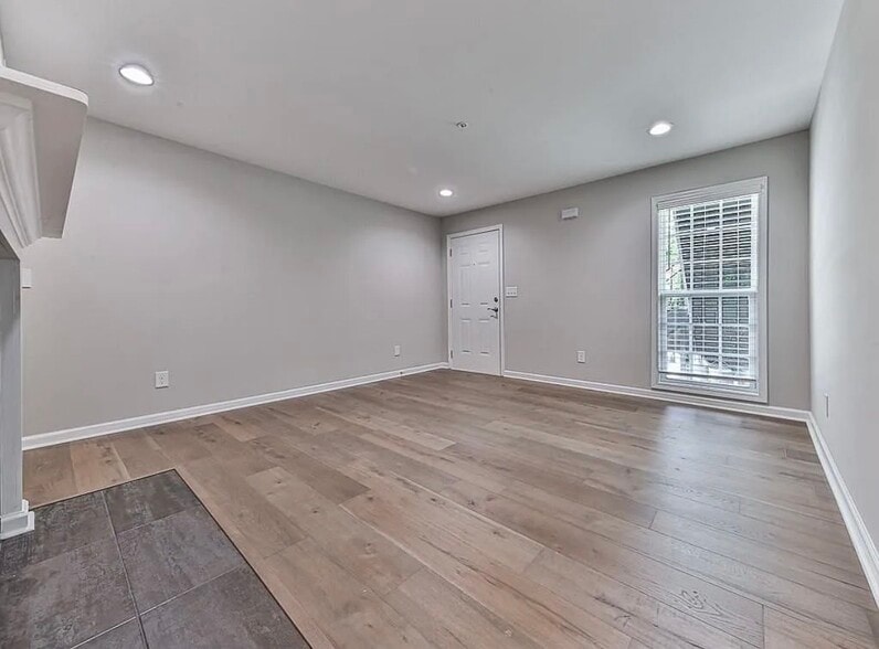 Building Photo - 1166 Booth Rd SW