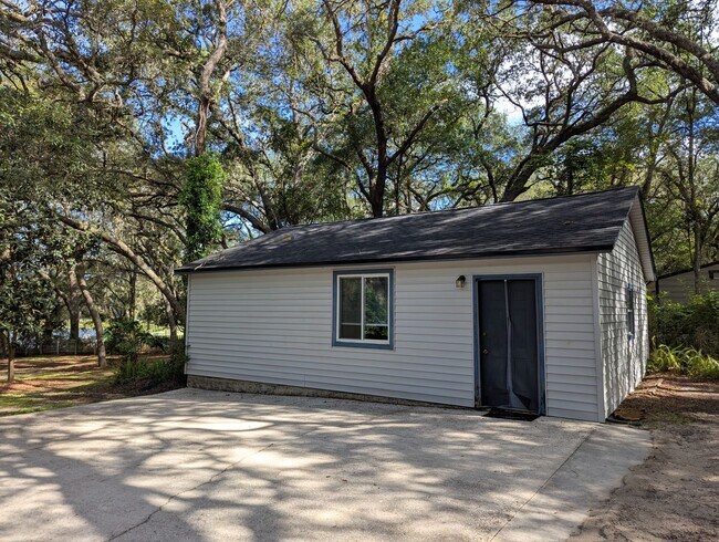 Building Photo - Lakefront Living on Little Lake Geneva – Main Home + Private In-Law Suite!