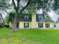 Building Photo - 1902 Claiborne Dr