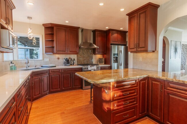 Building Photo - 5008 Onstad St