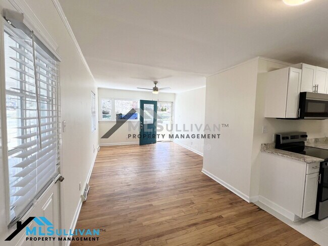 Building Photo - 2408 Otis St