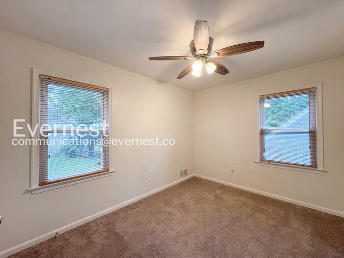 Building Photo - 5427 Varnum St