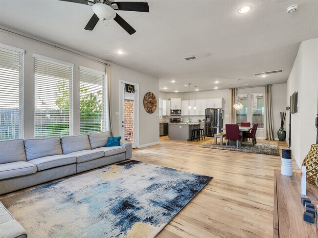 Building Photo - 18324 Parkview Point Dr