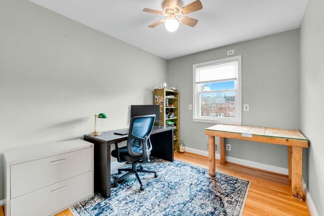 Building Photo - 3-bedroom, 1 and half bathroom end-of-group townhome in the quiet Stoneridge neighborhood in Towson