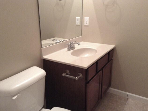 Building Photo - 12 Ascot Glen Dr