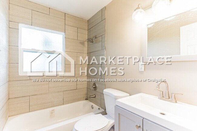 Building Photo - 70 W Adams Dr