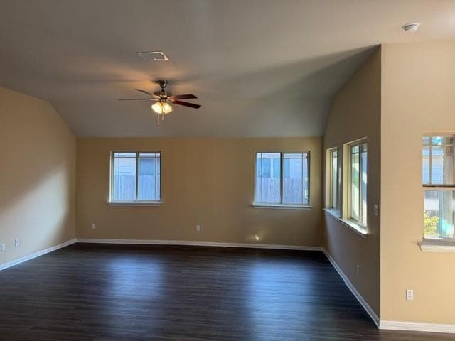 Building Photo - 918 Silo St