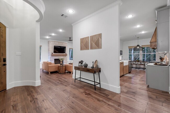 Building Photo - 15937 Stagecoach Rd