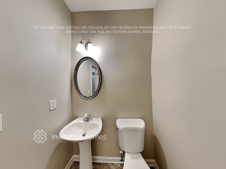 Building Photo - 511 Pondweed Dr