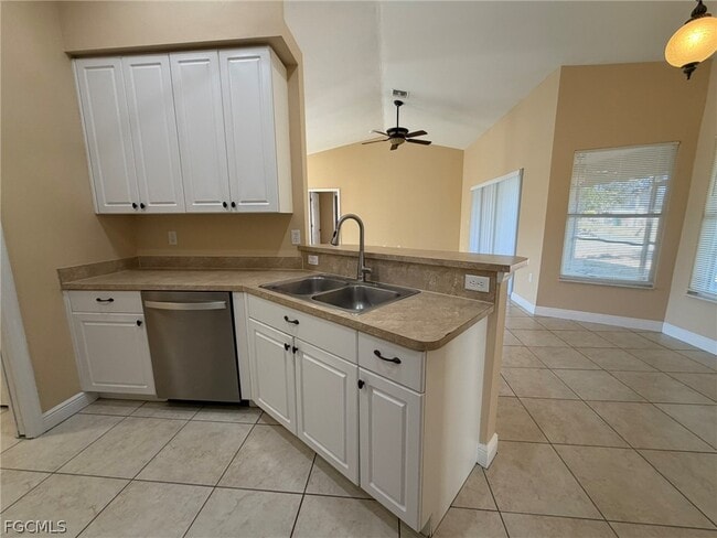 Building Photo - 2553 NW 21st Ave