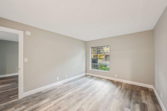 Building Photo - 460 NW 20th St