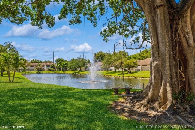 Building Photo - 3090 S Oakland Forest Dr