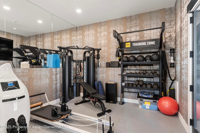 Building Photo - 75 McLain Ct