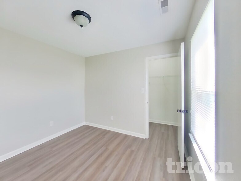 Building Photo - 1619 Prairieview Ln