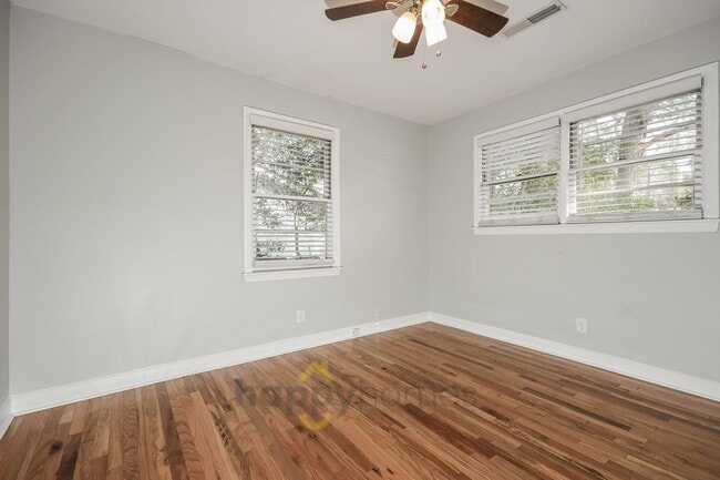 Building Photo - 3 Bedroom, 1 Bath Home in Castlewood of West Ashley