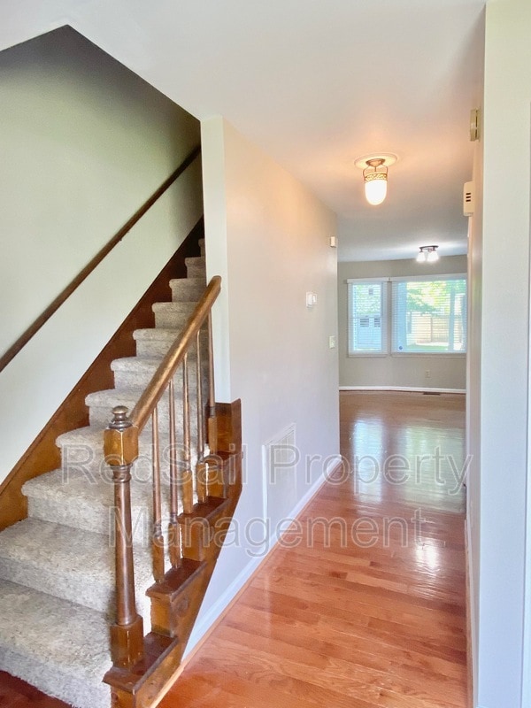 Building Photo - 203 Monty Manor