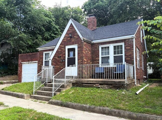 Primary Photo - 1537 W William St