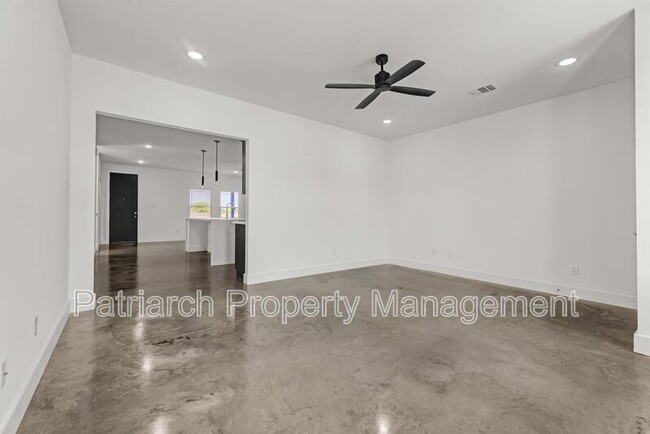 Building Photo - 3003 Alpha Wolf Ct