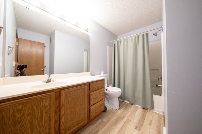 Building Photo - 4892 Bluff Heights Trail SE