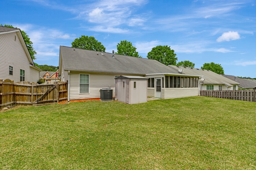 Building Photo - 1461 Beckley Pointe