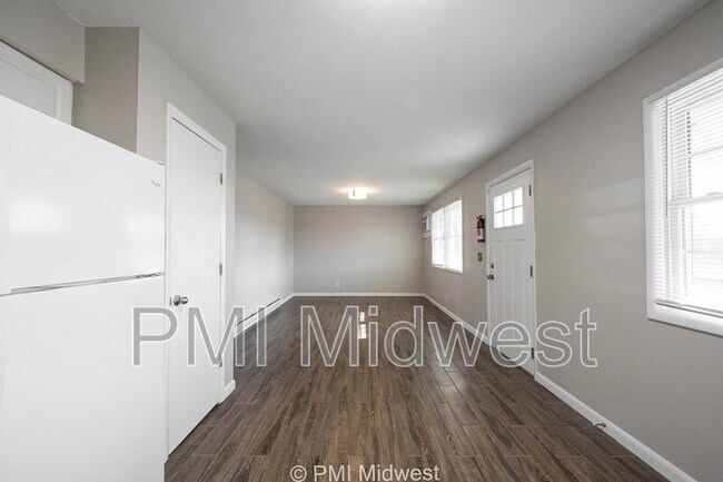 Building Photo - 140 Maple Park Dr