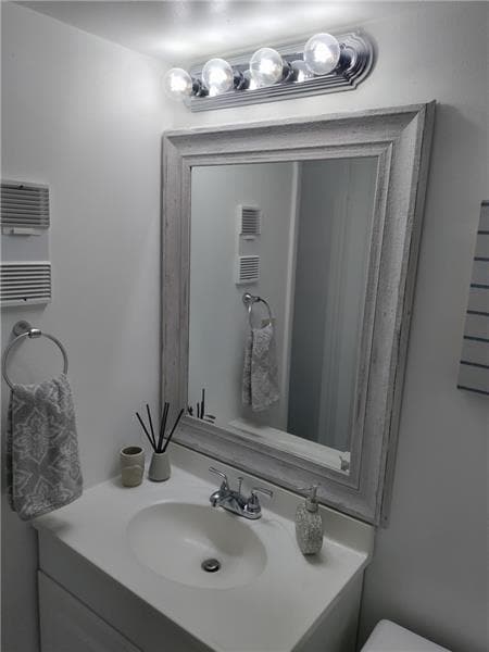 Building Photo - 2771 Riverside Dr