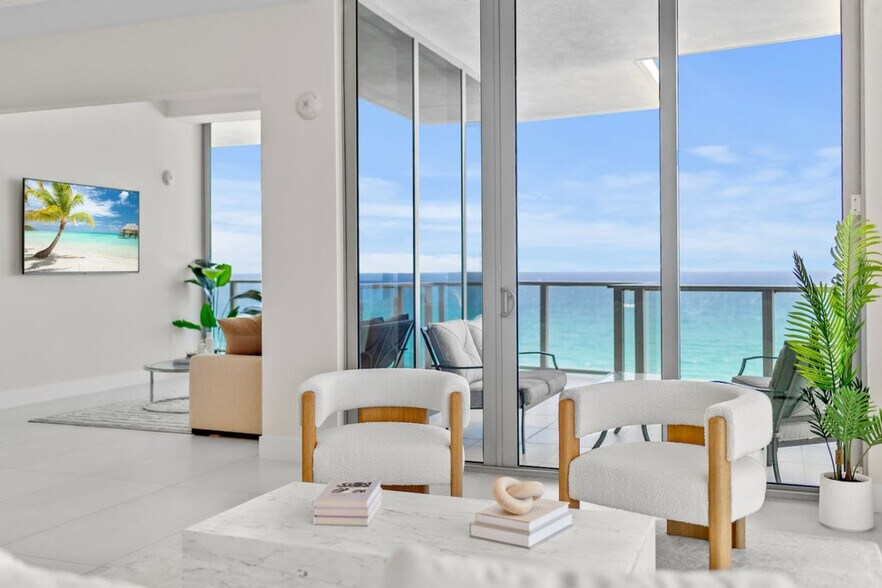 Building Photo - 3100 N Ocean Dr