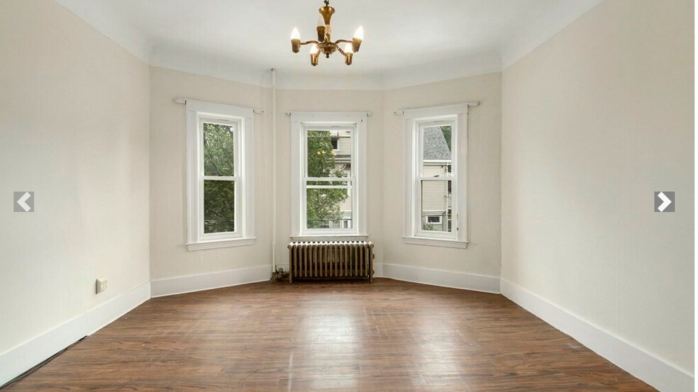 Building Photo - 86 Elm St