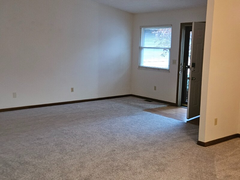 Building Photo - 1555 Vista Ridge Dr