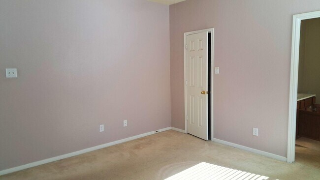 Building Photo - 21842 Grassy Hill Ln