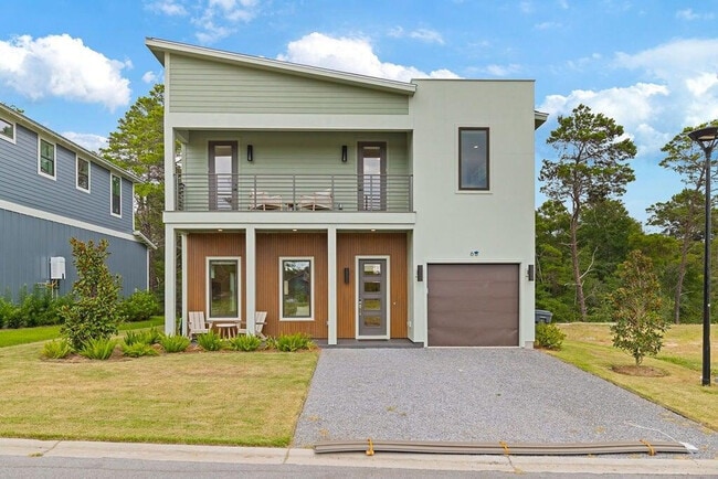 Building Photo - 68 Sarah St