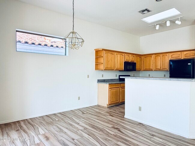 Building Photo - 5206 N Canyon Rise Pl