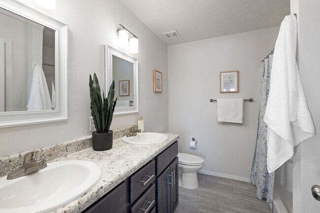 Building Photo - 122 Pin Oak Dr